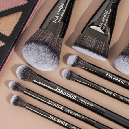 18 facial makeup brush Dubai