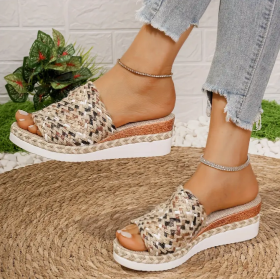 Women's Woven Straw Sandals Dubai