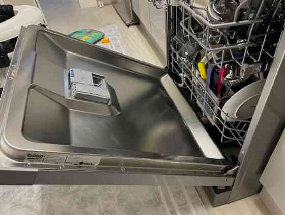 Dishwasher - full size Dubai
