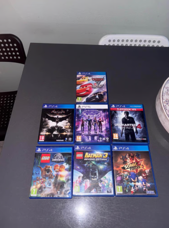 6 PS4 games and 1 PS5 game Dubai